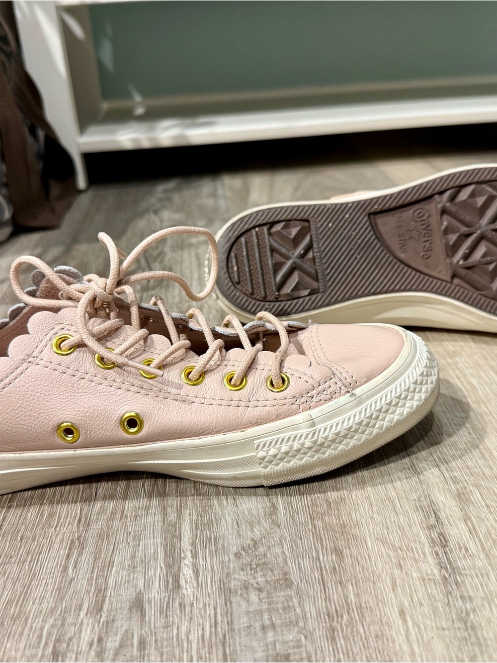 6.5 Dusty Rose Leather Converse All Stars